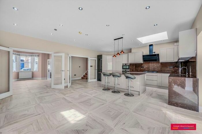 5 Bedroom Flat To Rent In Abdale Road, London, W12