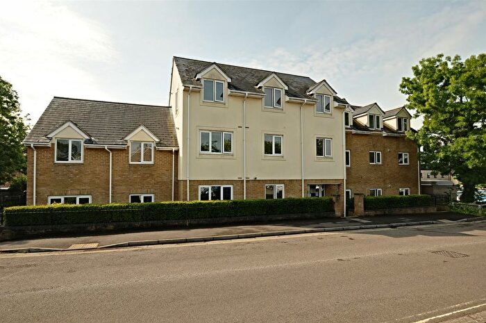 2 Bedroom Flat To Rent In Foresters Court, Foresters Way, Kidlington, Oxford, OX5