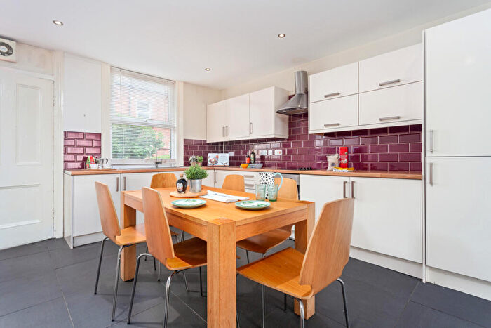 5 Bedroom Terraced House To Rent In Hessle Terrace, Hyde Park, Leeds, LS6