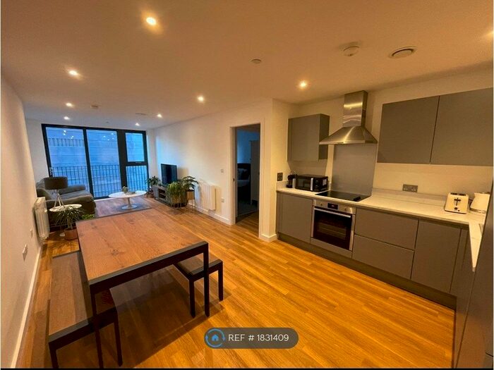 1 Bedroom Flat To Rent In Deluna House, Manchester, M4
