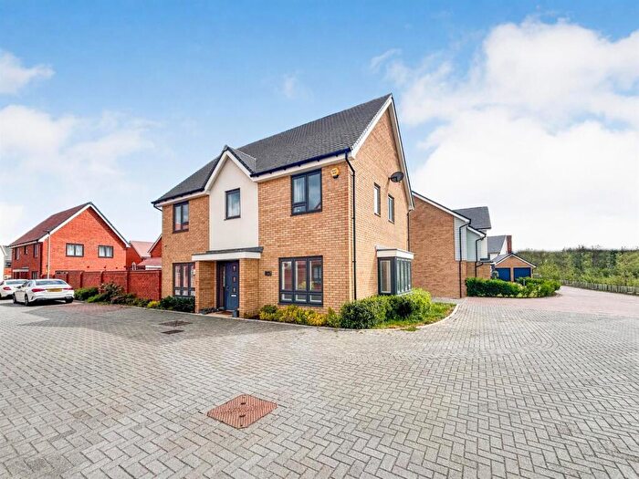 4 Bedroom Detached House For Sale In Gilbert Walk, Wootton, Bedford, MK43