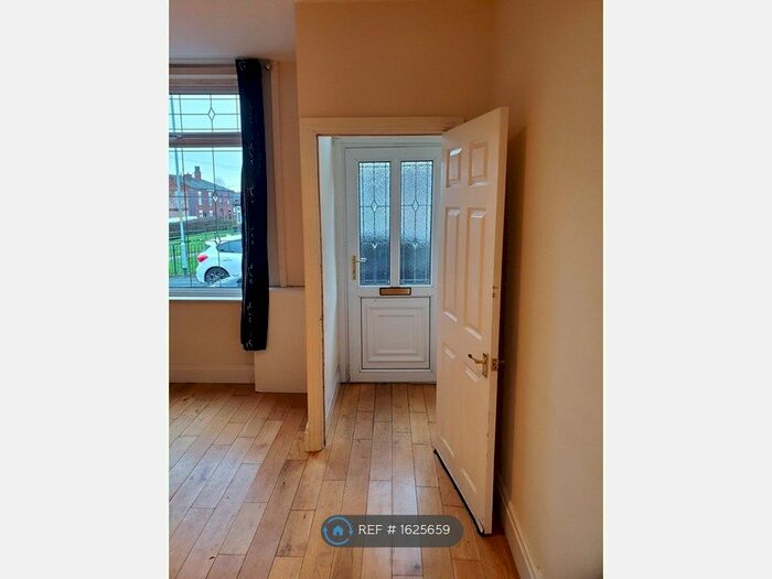 2 Bedroom End Of Terrace House To Rent In Elizabeth Street, Ashton-Under-Lyne, OL6