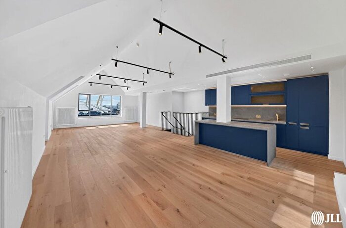 3 Bedroom Flat For Sale In Goodluck Hope Walk, London, E14