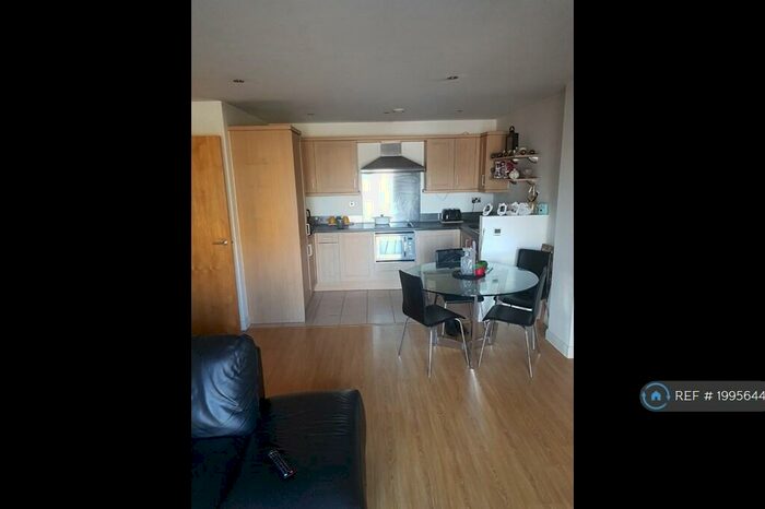 2 Bedroom Flat To Rent In X Q Building, Salford, M5