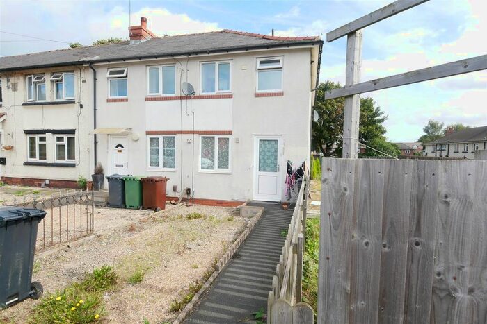 2 Bedroom Flat To Rent In Ingle Avenue, Morley, Leeds, LS27