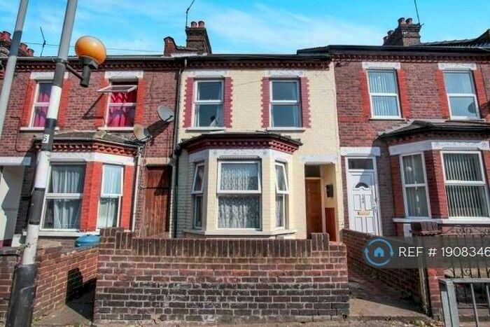 3 Bedroom Terraced House To Rent In Dallow Road, Luton, LU1