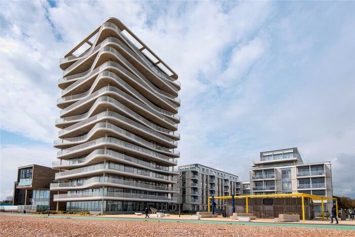 2 Bedroom Flat To Rent In Brighton Road, Worthing, West Sussex, BN11