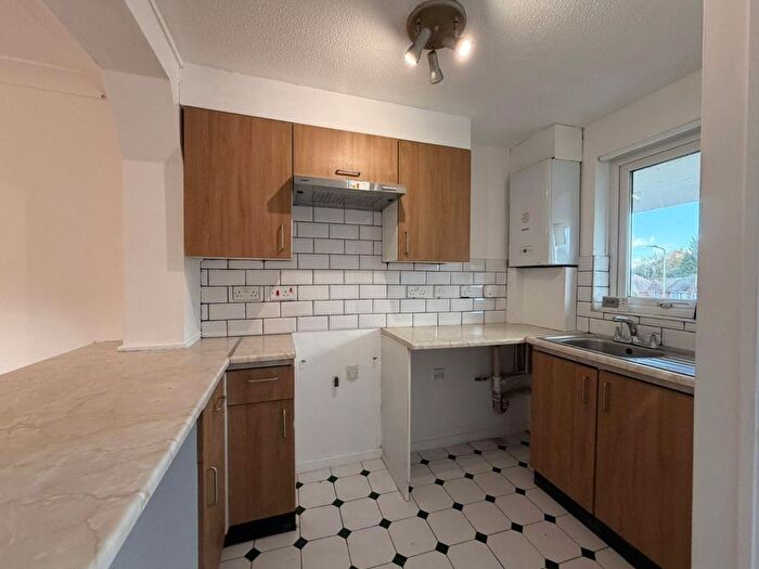 2 Bedroom Terraced House For Sale In Savage Road, Chatham, ME5