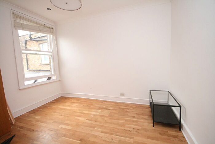 1 Bedroom Flat To Rent In Beresford Road, London, N8