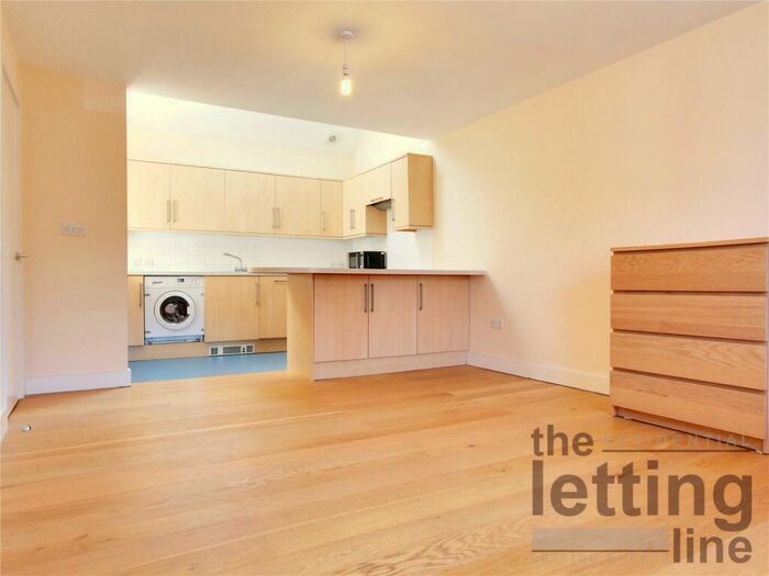 1 Bedroom Apartment To Rent In Hoppers Road, London, N21