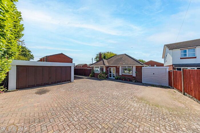 2 Bedroom Bungalow For Sale In Glascote Road, Glascote, Tamworth, Staffordshire, B77
