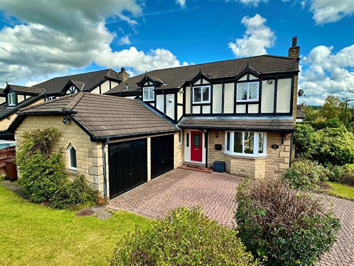 4 Bedroom Detached House For Sale In Mereside Gardens, Whaley Bridge, High Peak, SK23