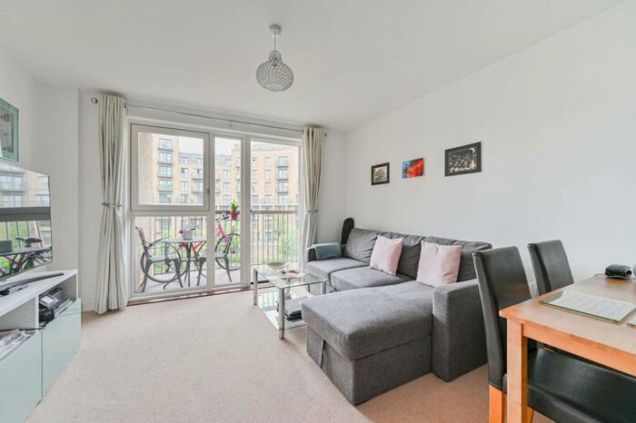 1 Bedroom Flat For Sale In Connersville Way, Purley Way, Croydon, CR0