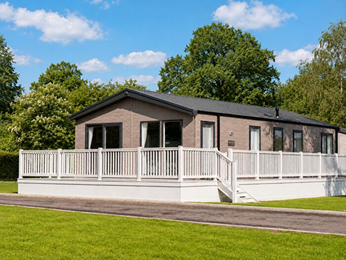 2 Bedroom Lodge For Sale In Gilberdyke, Gilberdyke, HU15