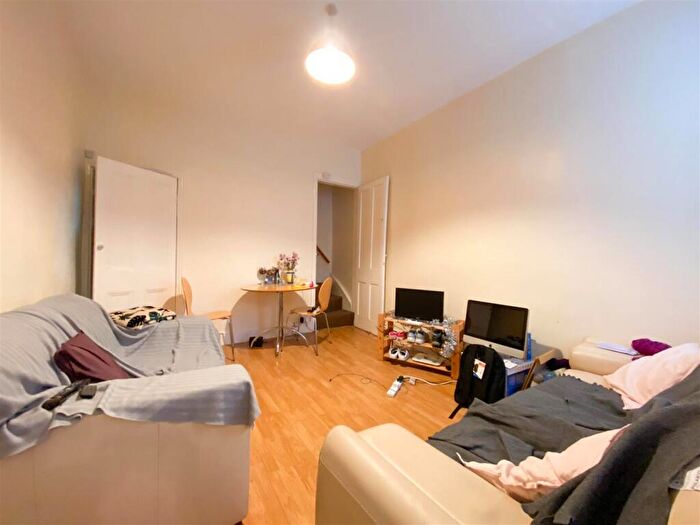 3 Bedroom House To Rent In Pisgah House RoadBroomhillSheffield, S10