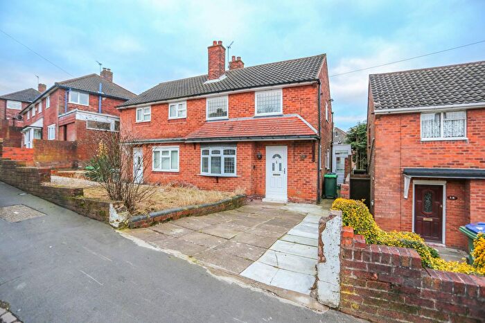 2 Bedroom Semi-Detached House To Rent In Hollies Road, Oldbury, B69