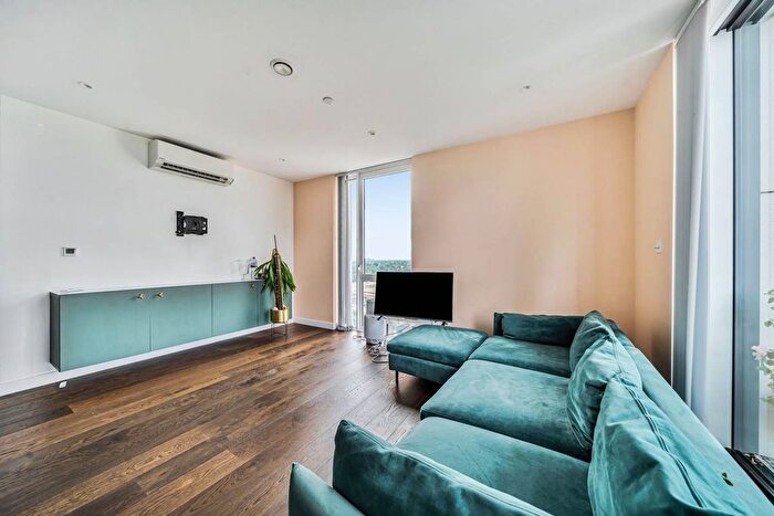 2 Bedroom Flat To Rent In Bollo Lane, Chiswick, London, W4