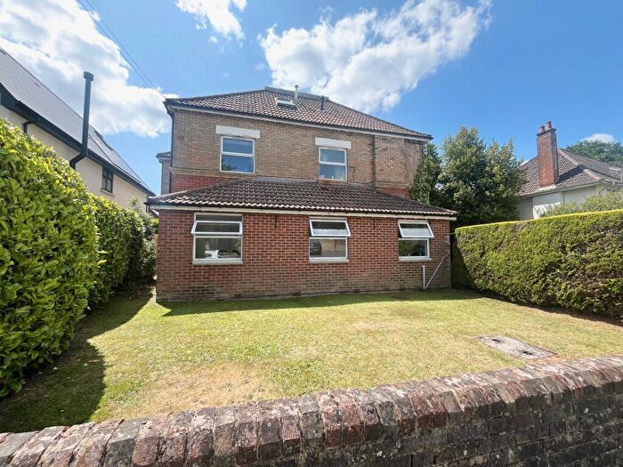 2 Bedroom Flat To Rent In Sandringham Road, Poole, BH14