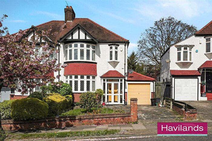 3 Bedroom Semi Detached House For Sale In Oakwood Crescent, London, N21