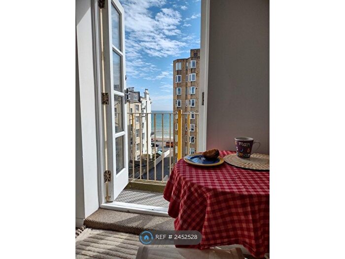 2 Bedroom Flat To Rent In Verner House, Hove, BN3