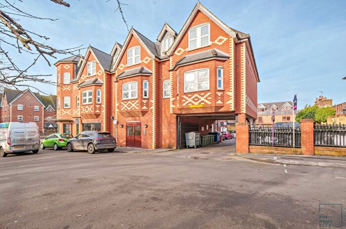 2 Bedroom Flat To Rent In Church Road, Guildford, GU1