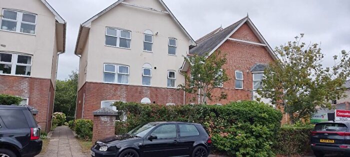 2 Bedroom Apartment For Sale In Arthur Road, Christchurch, BH23