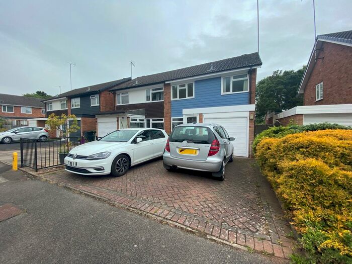 3 Bedroom House To Rent In Munsley Close, Redditch, B98