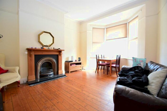 3 Bedroom Flat To Rent In Warton Terrace, Heaton, NE6