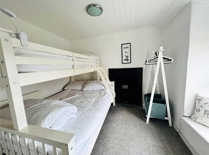 2 Bedroom Cottage To Rent In Pwllheli, LL53