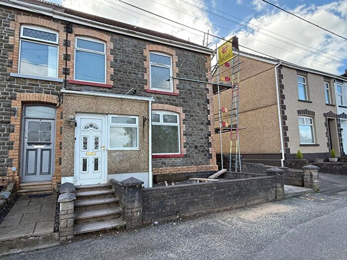 3 Bedroom House To Rent In Tyisha Road, Tumble, Llanelli, Carmarthenshire., SA14