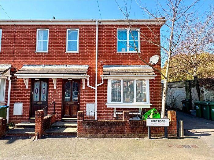 2 Bedroom Terraced House For Sale In Holt Road, Southampton, SO15