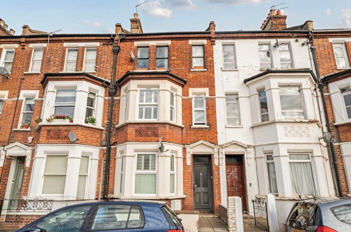 2 Bedroom Property For Sale In Valmar Road, London, SE5