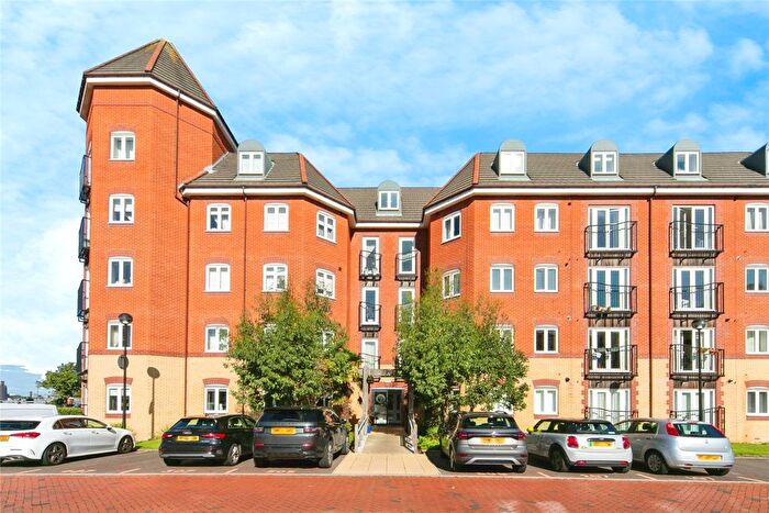 2 Bedroom Flat For Sale In Quebec Quay, Liverpool, Merseyside, L3