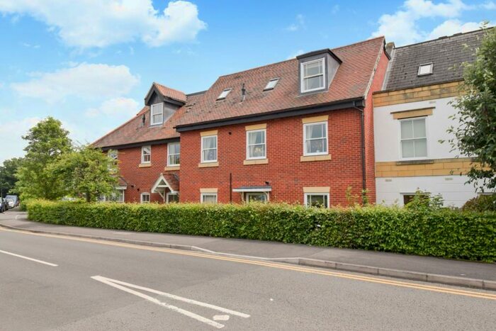 2 Bedroom Apartment To Rent In Penn House, Jennery Lane, Burnham, Bucks, SL1