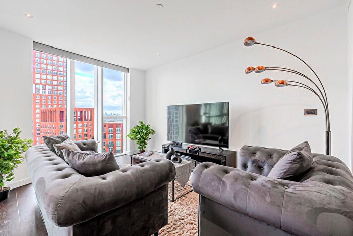 2 Bedroom Flat For Sale In Sky Gardens, Nine Elms, SW8