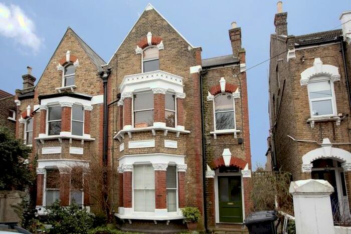 2 Bedroom Flat To Rent In Deronda Road, Herne Hill, London, SE24