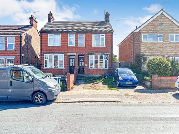 3 Bedroom Semi Detached House For Sale In Hadleigh Road, Ipswich, IP2