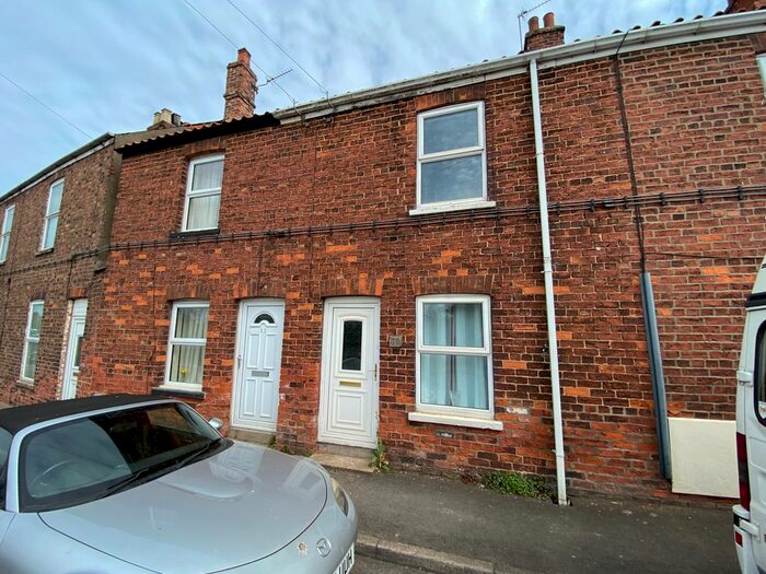 2 Bedroom Terraced House To Rent In Hornsea Road, Hull, HU11