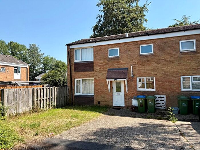 3 Bedroom Semi-Detached House To Rent In Tangmere Drive, Southampton, Hampshire, SO16