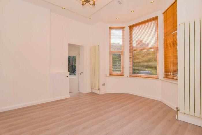 2 Bedroom Flat To Rent In Oval House, Croydon, London CR0