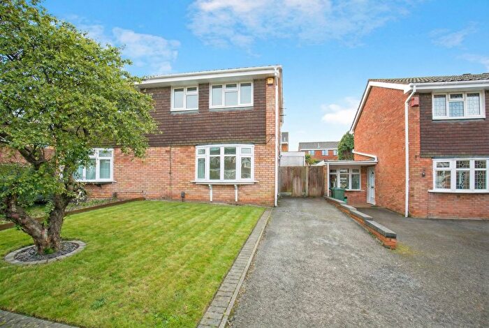 3 Bedroom Semi Detached House For Sale In Scammerton, Wilnecote, B77
