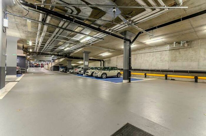 Garage / Parking To Rent In Saffron Central Square, Croydon, CR0