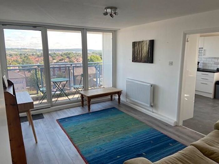 2 Bedroom Flat To Rent In Hastings House, Enfield, EN3
