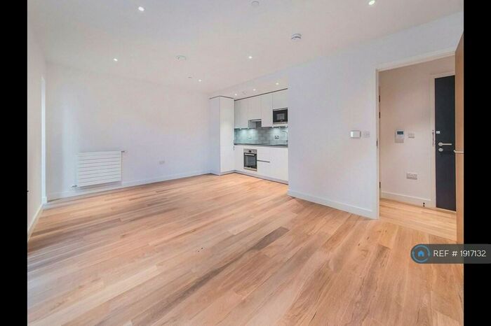 1 Bedroom Flat To Rent In Maud Street, London, E16