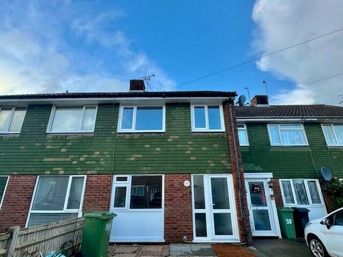 3 Bedroom Terraced House To Rent In Percival Road, BN22