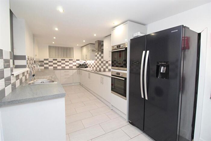 5 Bedroom House To Rent In Kingsland Terrace, Pontypridd, CF37