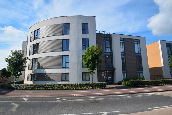 2 Bedroom Flat To Rent In Firepool View, Taunton, Somerset, TA1