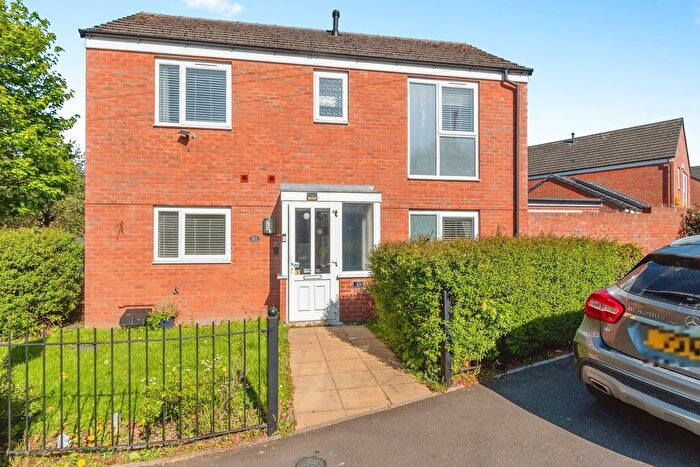 3 Bedroom Semi Detached House For Sale In Pennine Way, Willenhall, West Midlands, WV12