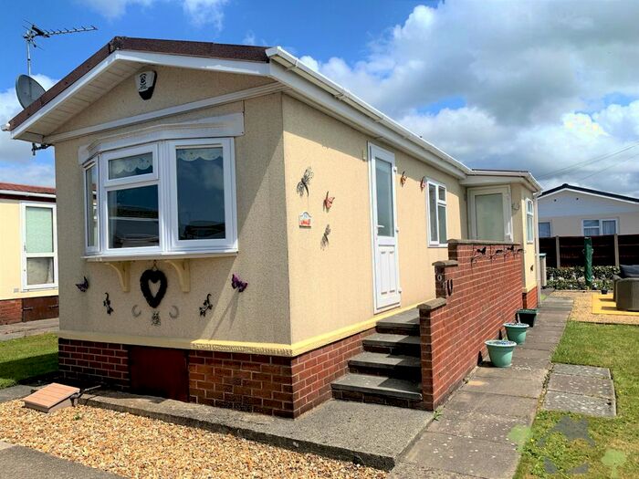 2 Bedroom Park Home For Sale In Burlingham Park, Garstang, Preston, PR3