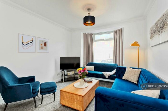 3 Bedroom Terraced House To Rent In Salisbury Street, Kettering, NN16